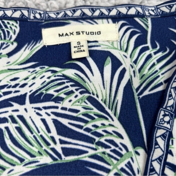 Max Studio Top Womens Small Blouse Sheer Cropped Tie Front Lightweight Tropical - Picture 4 of 5